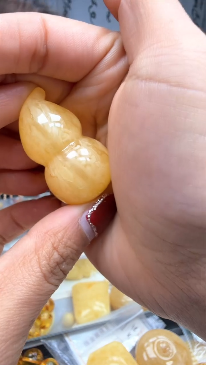 【闪购商品】琥珀裸石未镶嵌挂坠