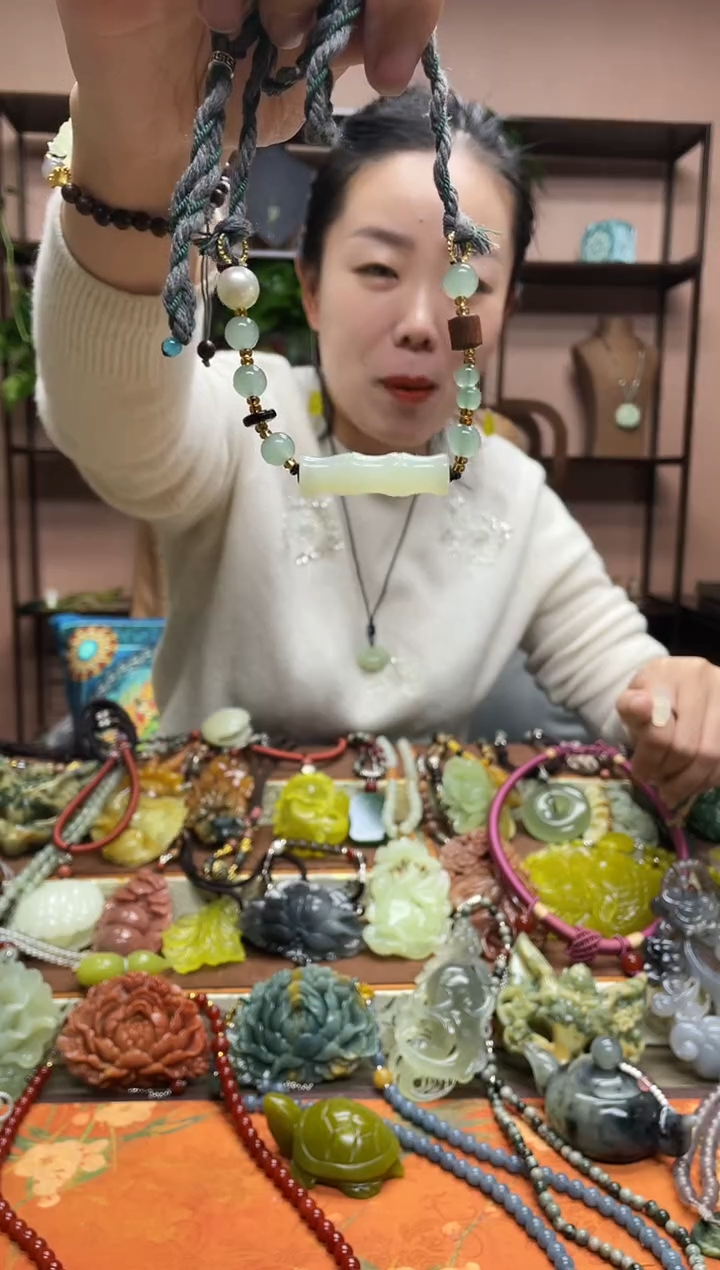 未镶嵌岫玉吊坠·2