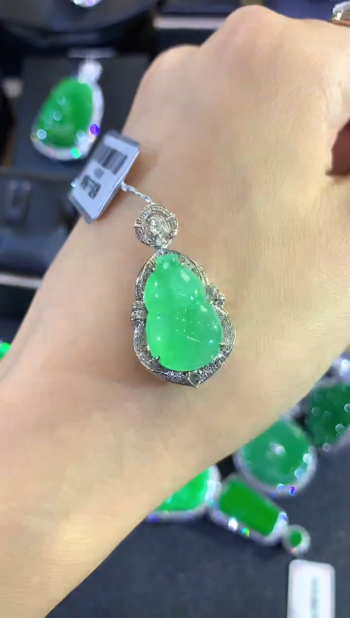 【闪购商品】翡翠吊坠(不含链)18K金镶嵌a272        