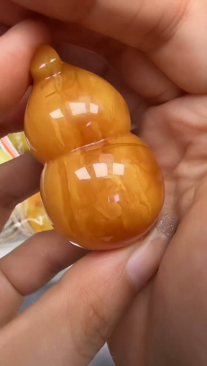 裸石琥珀未镶嵌如图