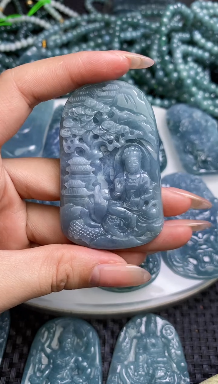 【闪购商品】翡翠颈饰未镶嵌         