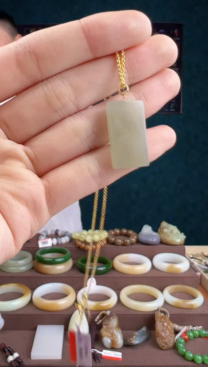 【闪购商品】和田玉颈饰18K金镶嵌ZZ 拍一发一 多样性发货