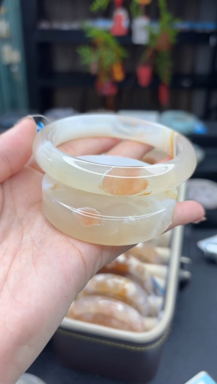 【闪购商品】石英质玉手镯未镶嵌1（65圈赠送镯心）