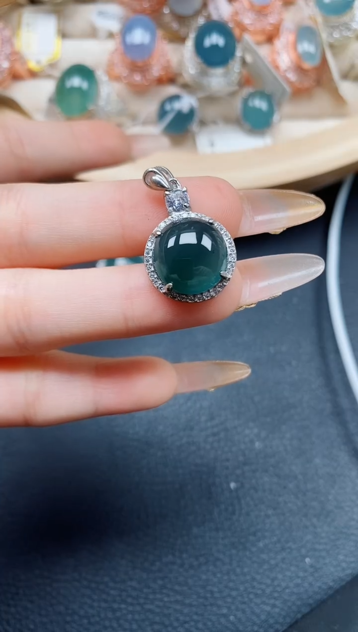 【闪购商品】翡翠吊坠(赠链)银S925镶嵌翡翠