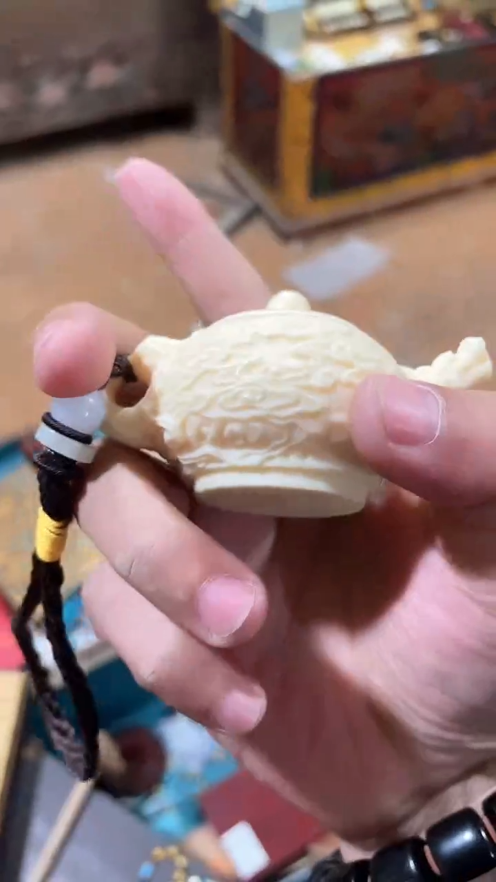 【闪购商品】香榧木木雕--------09