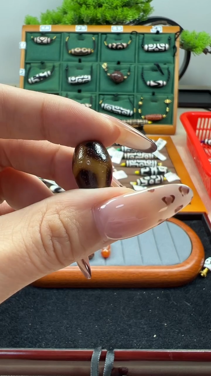 玛瑙/玉髓（覆膜）颈饰未镶嵌176.（微瑕）