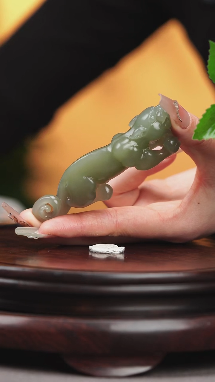 未镶嵌和田玉把件 
