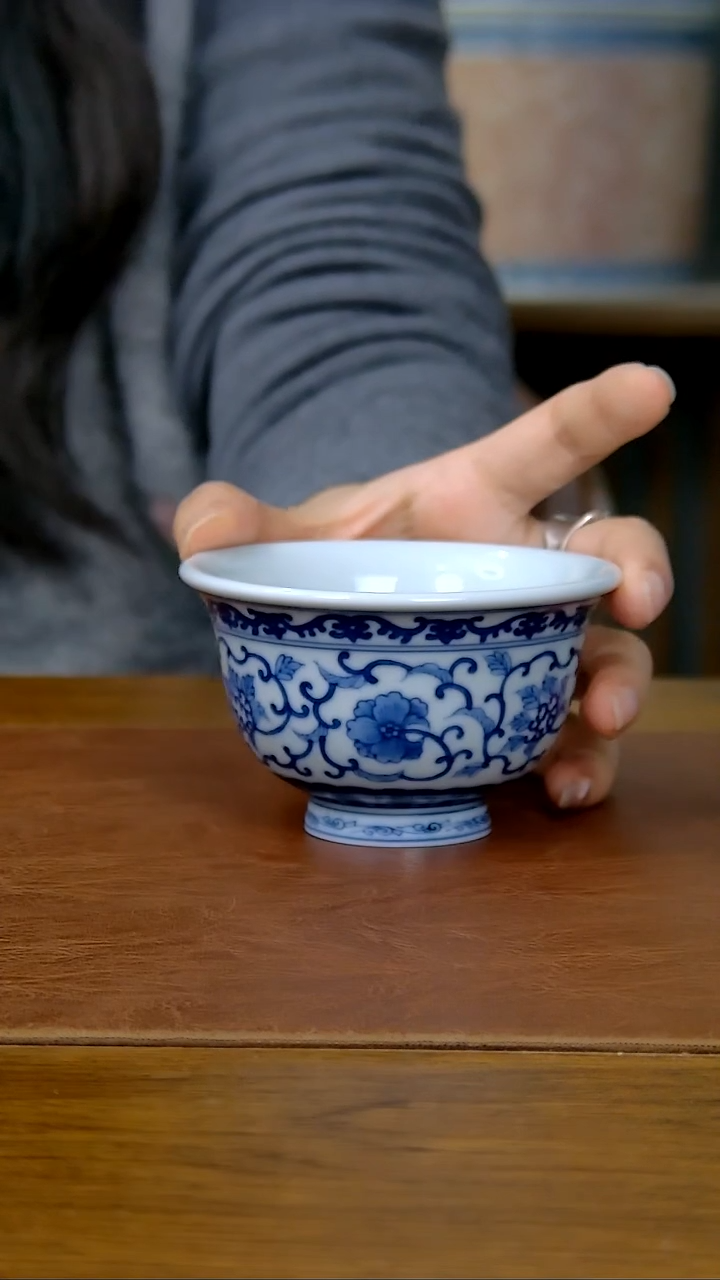 【闪购商品】缠枝花卉压手杯（柴窑）