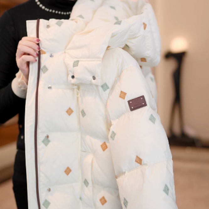 夕阳--2025冬季新款刺绣洋气保暖羽绒服W55Q42544