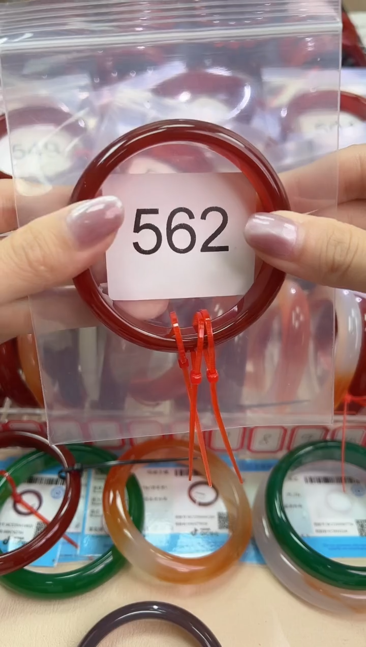 玛瑙/玉髓手镯未镶嵌58圈口*562