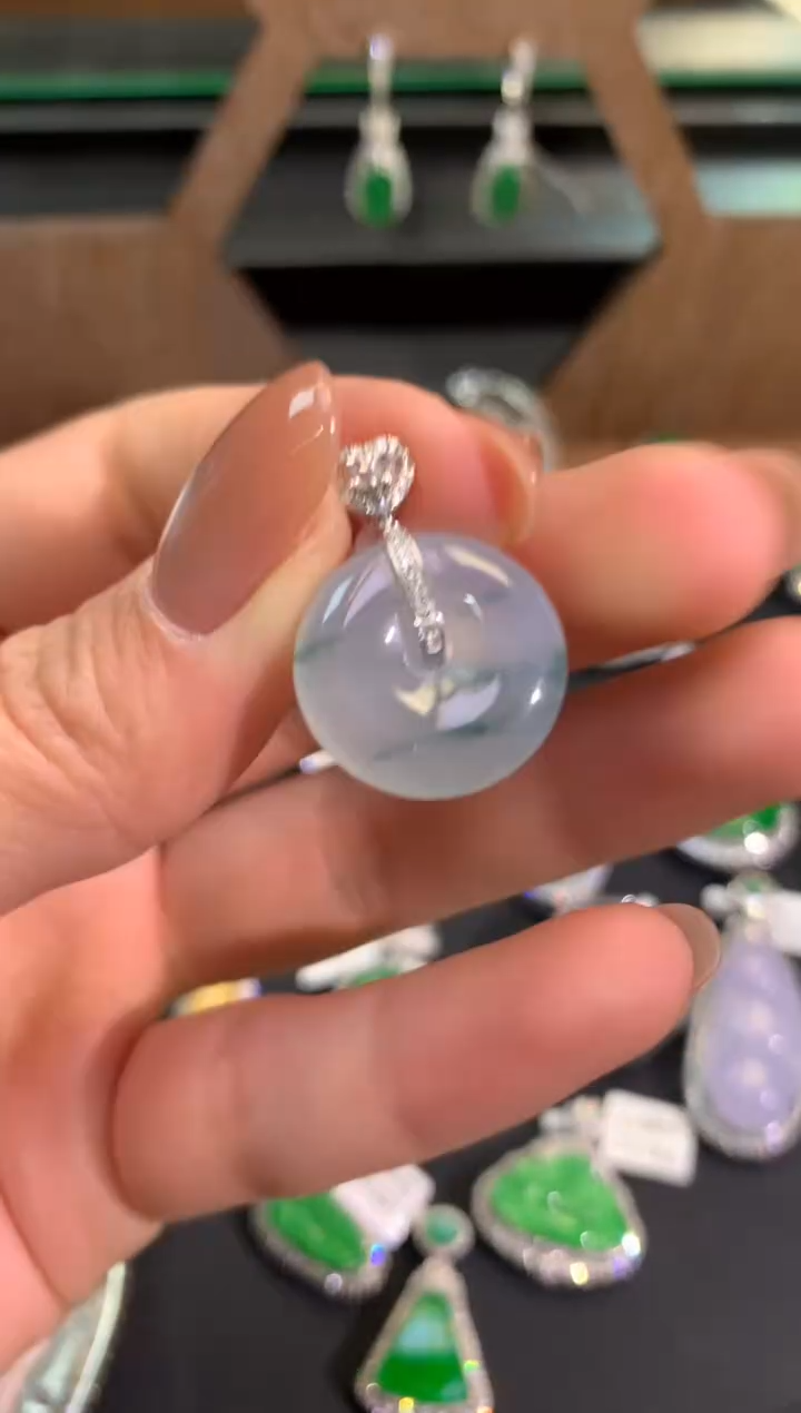 【闪购商品】翡翠吊坠(不含链)18K金镶嵌吊坠