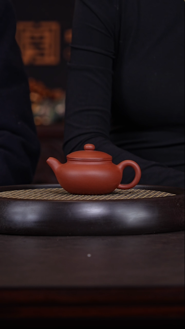 【闪购商品】紫砂茶壶周顺荣17-10 红清水仿古180c