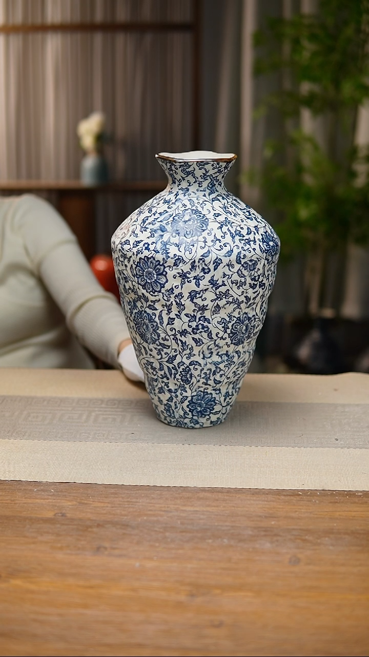 【闪购商品】陶瓷花器青花瓷缠枝莲高脚