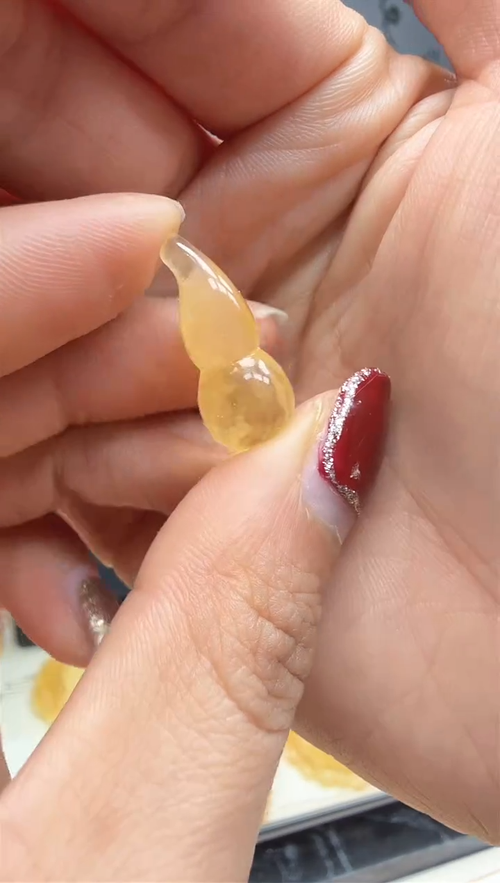 【闪购商品】琥珀裸石未镶嵌葫芦