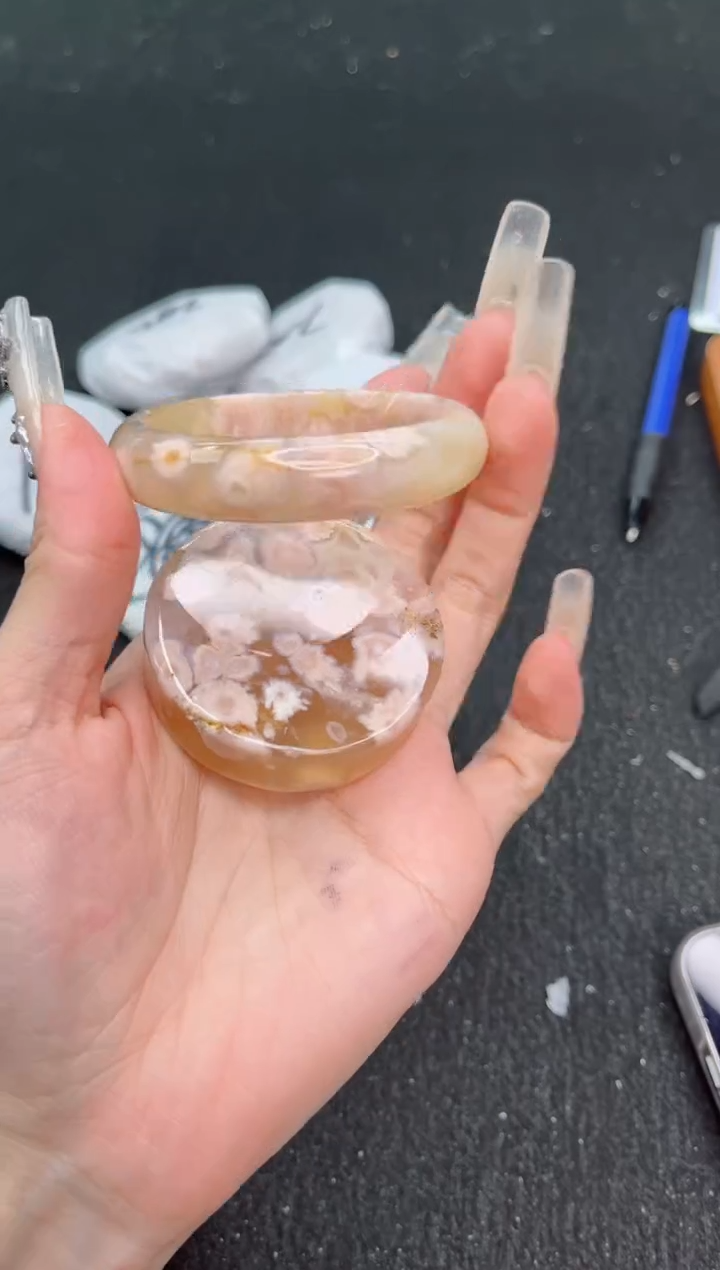 石英质玉手镯未镶嵌53圈口1321584