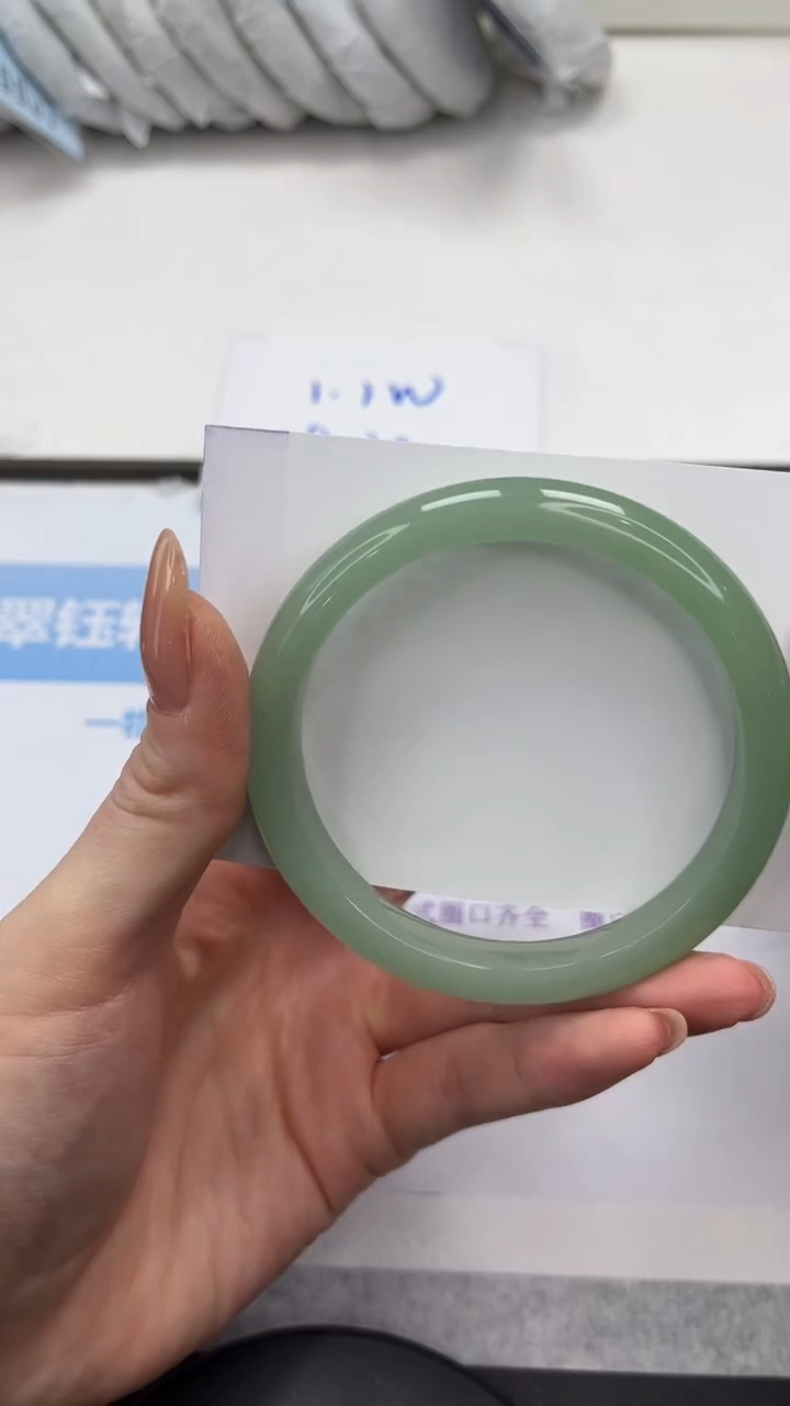 未镶嵌手镯石英质玉v185-60.1