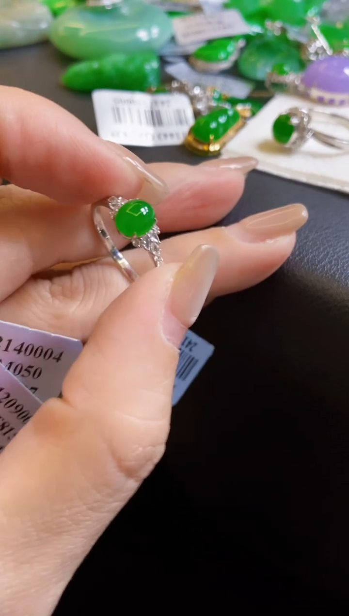 【闪购商品】定制翡翠18K金镶嵌戒指