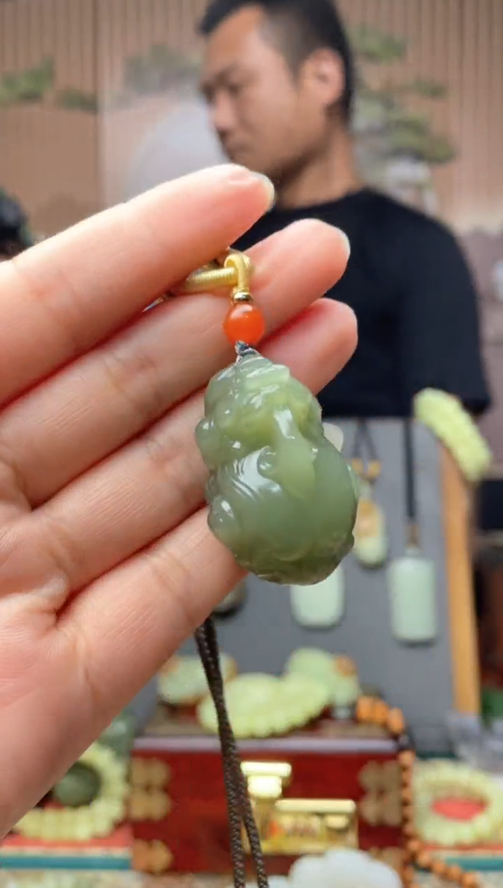 颈饰未镶嵌和田玉拍一发一