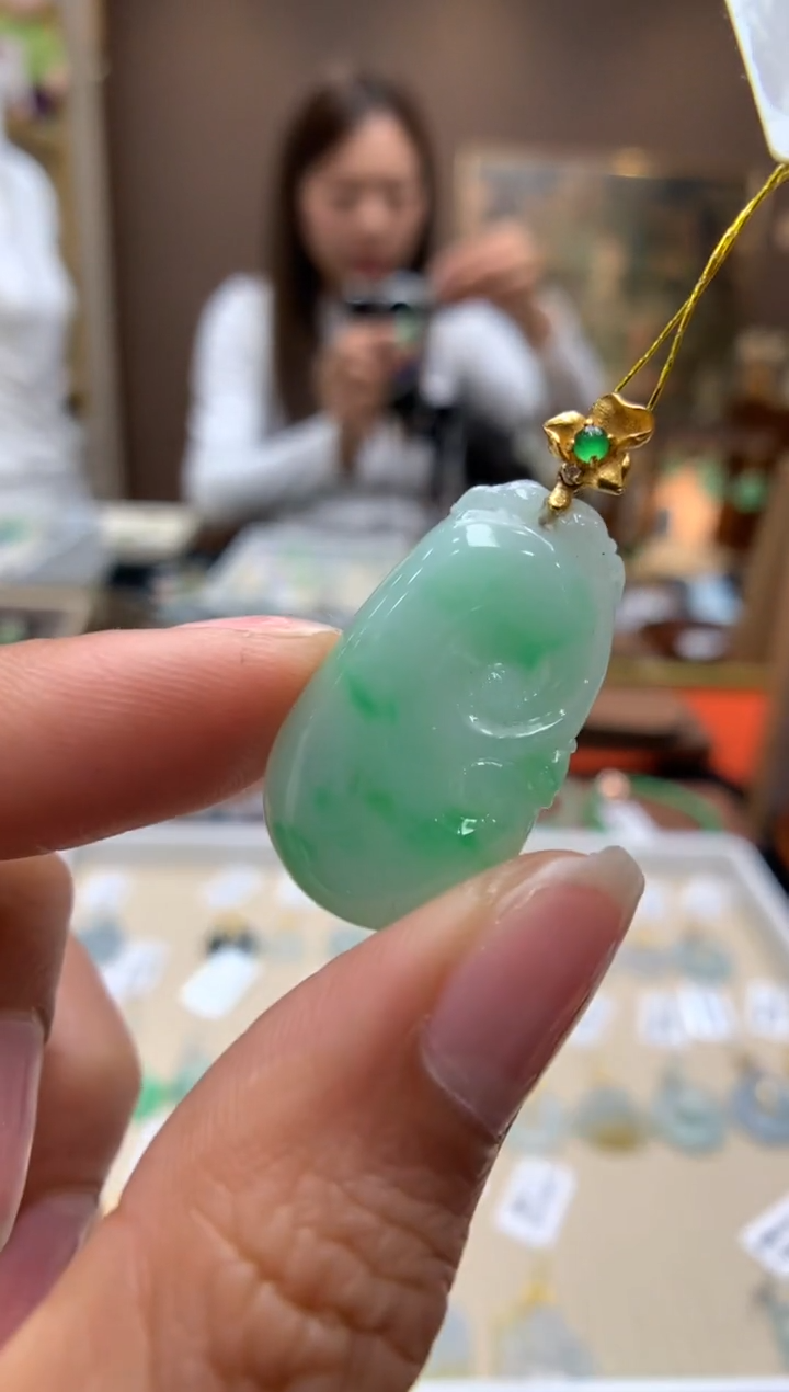 【闪购商品】翡翠颈饰18K金镶嵌如意