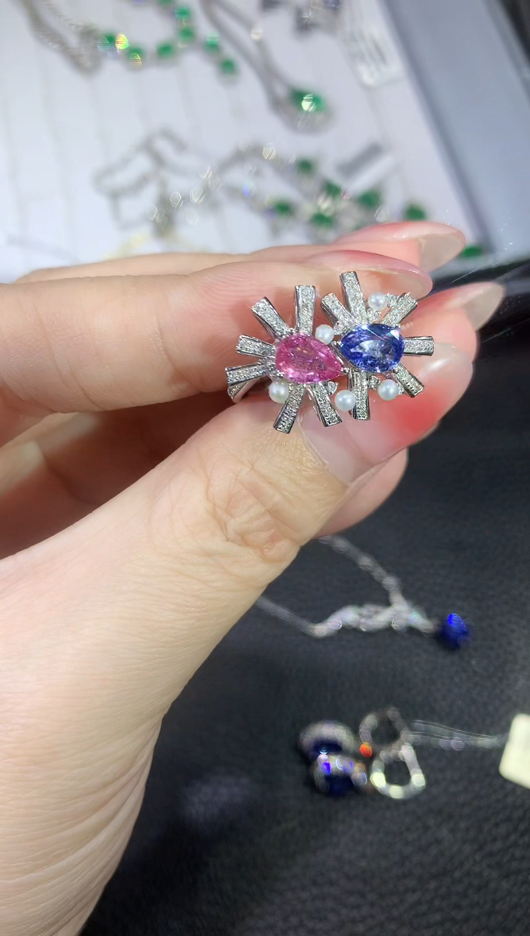 【闪购商品】彩色蓝宝石戒指18K金镶嵌W75 