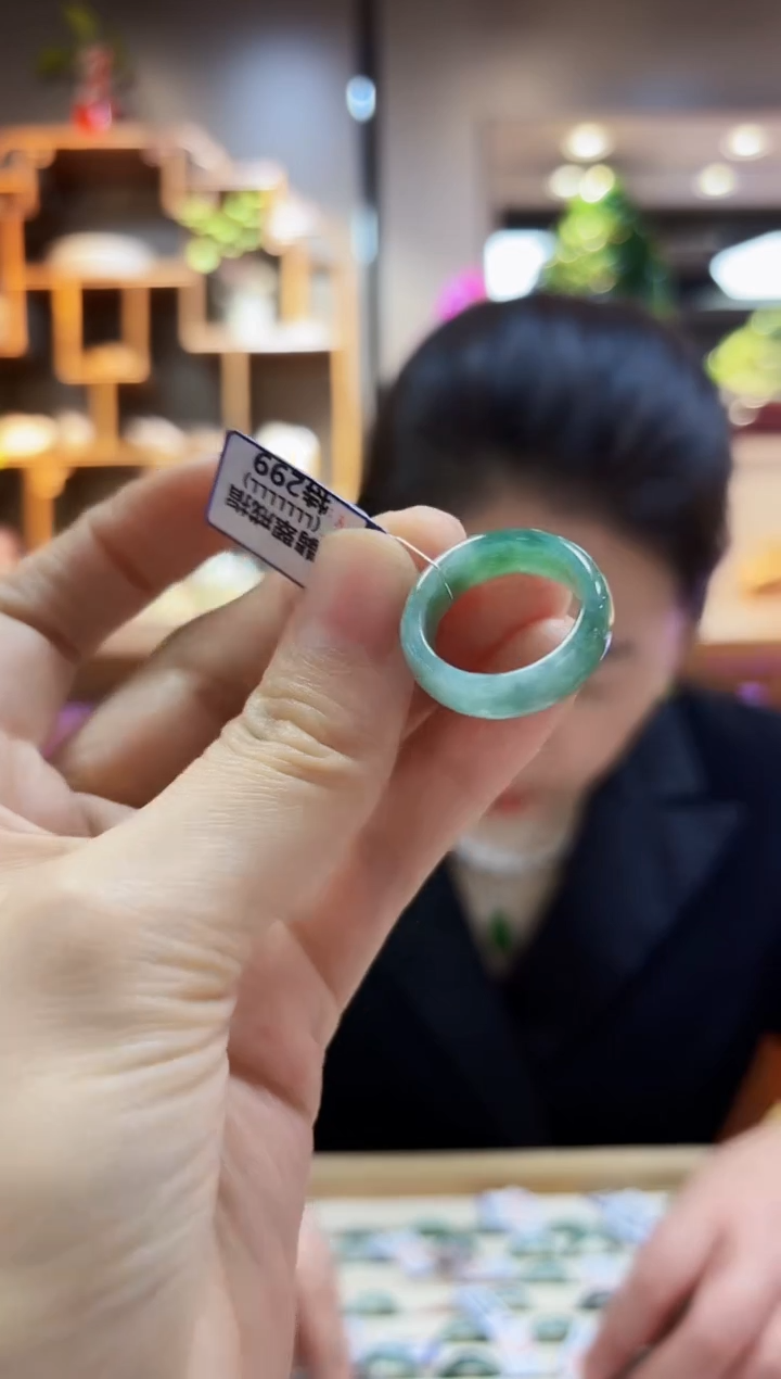 【闪购商品】翡翠颈饰未镶嵌16戒指