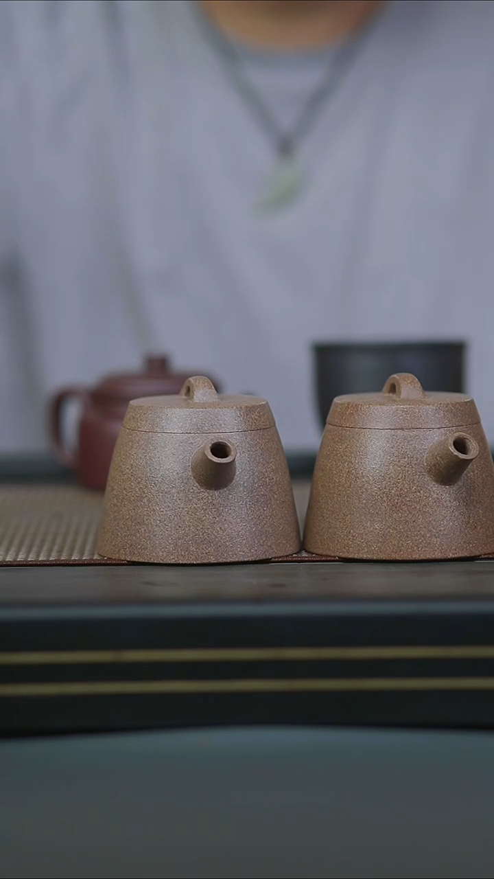 茶壶紫砂路*?全手冷金黄井像170cc