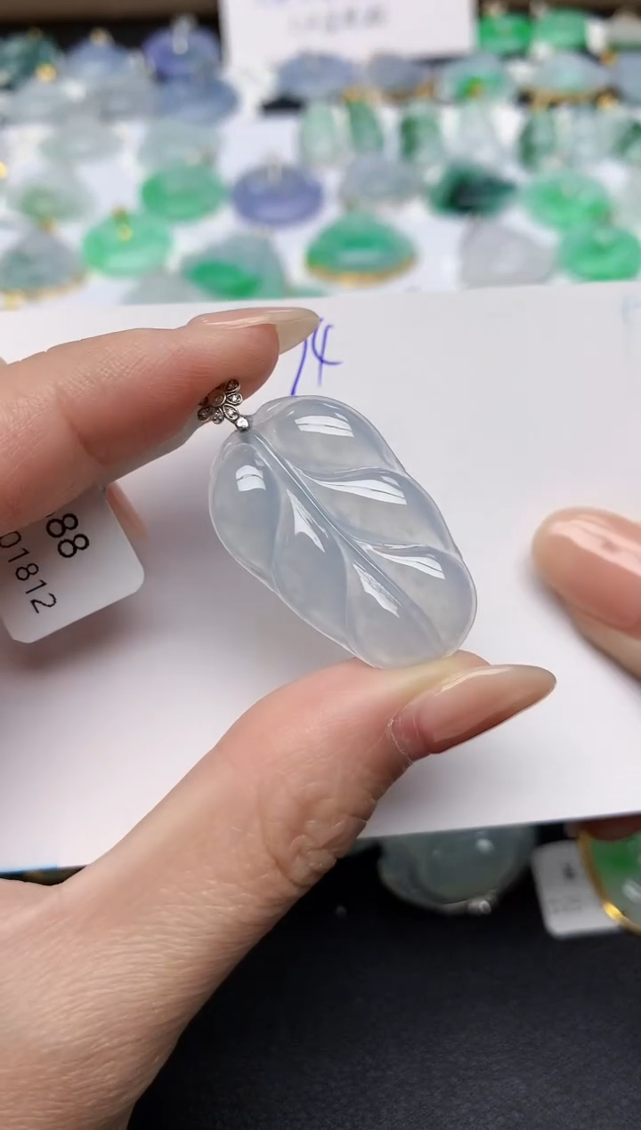 颈饰18K金镶嵌翡翠天然缅甸A货翡翠百元以上9元证书费自理