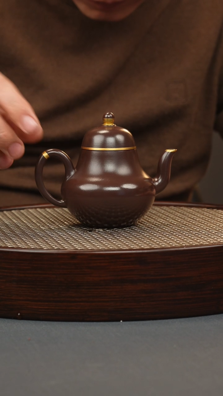 【闪购商品】紫砂茶壶紫龙血 思婷 描金