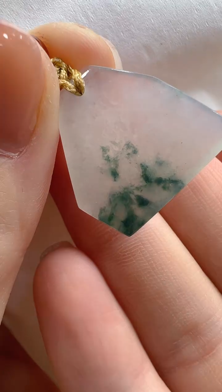 【闪购商品】翡翠吊坠(不含链)未镶嵌多样性发货拍一发一