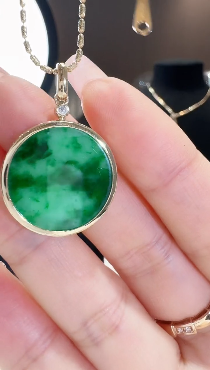 【闪购商品】翡翠吊坠(不含链)18K金镶嵌平安喜乐圆牌吊坠不含链