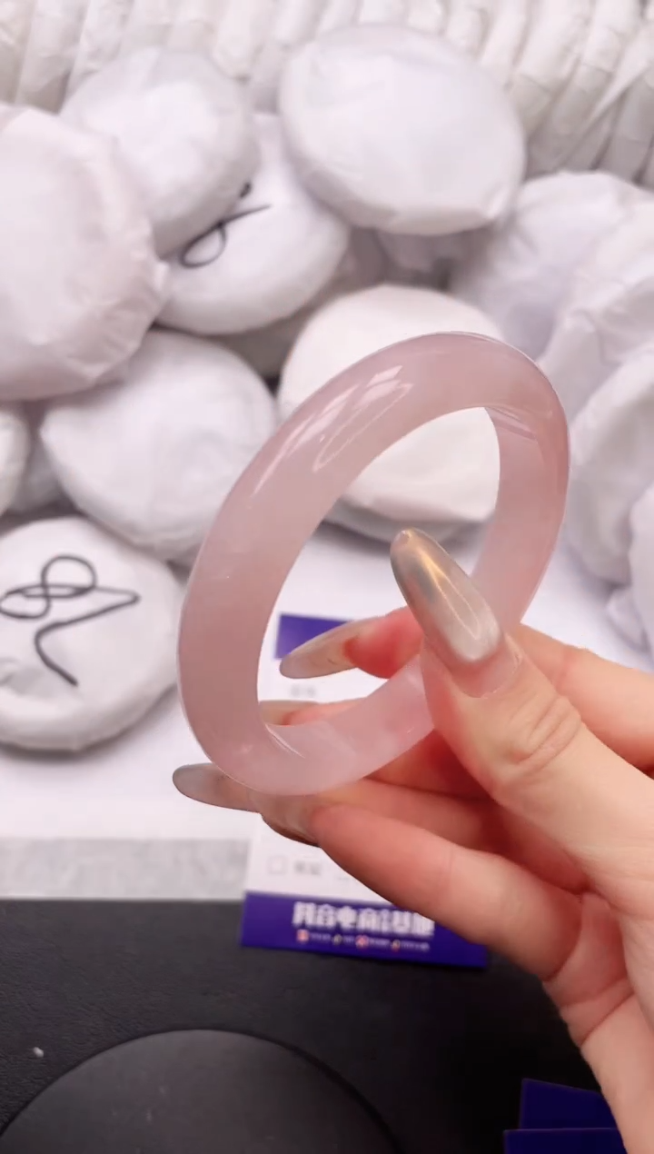 【闪购商品】石英质玉手镯未镶嵌20K70-59