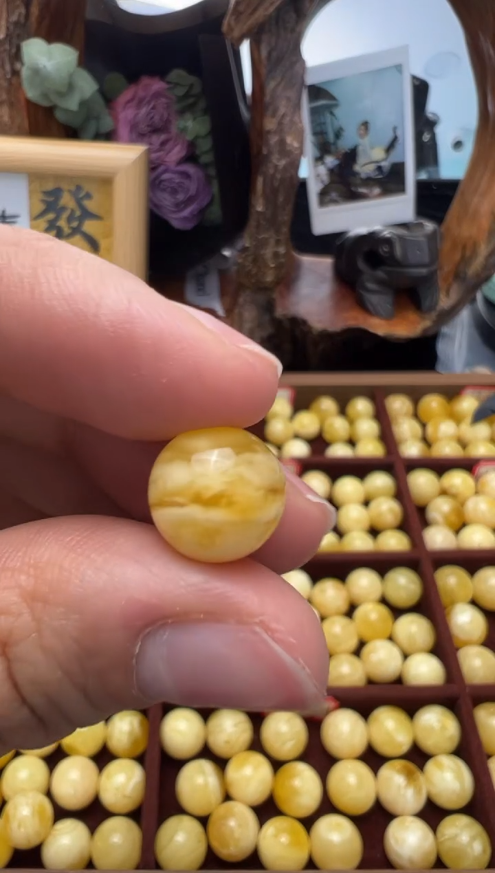 【闪购商品】蜜蜡裸石未镶嵌俄料圆珠10.9mm0.707克