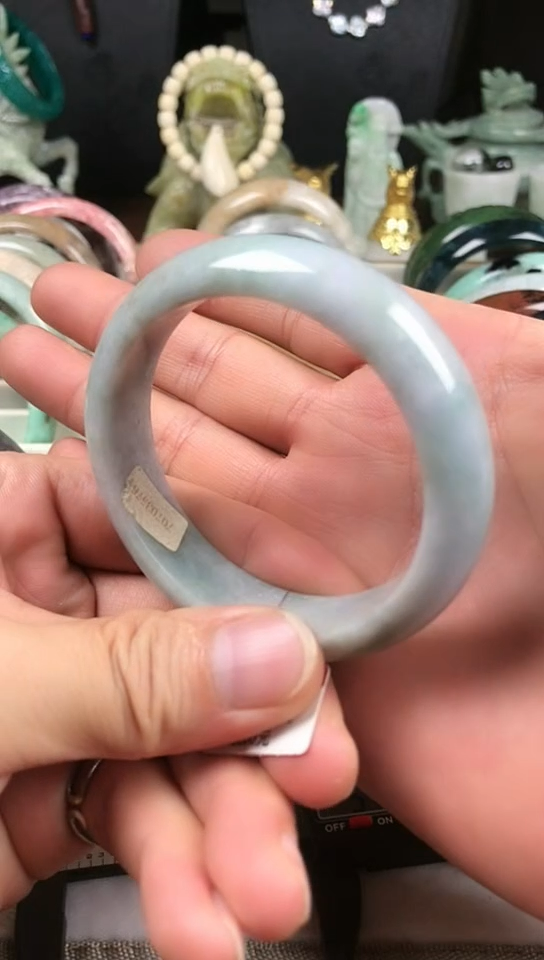 未镶嵌挂件翡翠手镯56