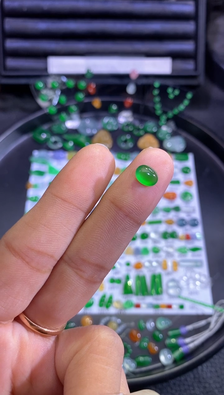 未镶嵌挂件翡翠蛋