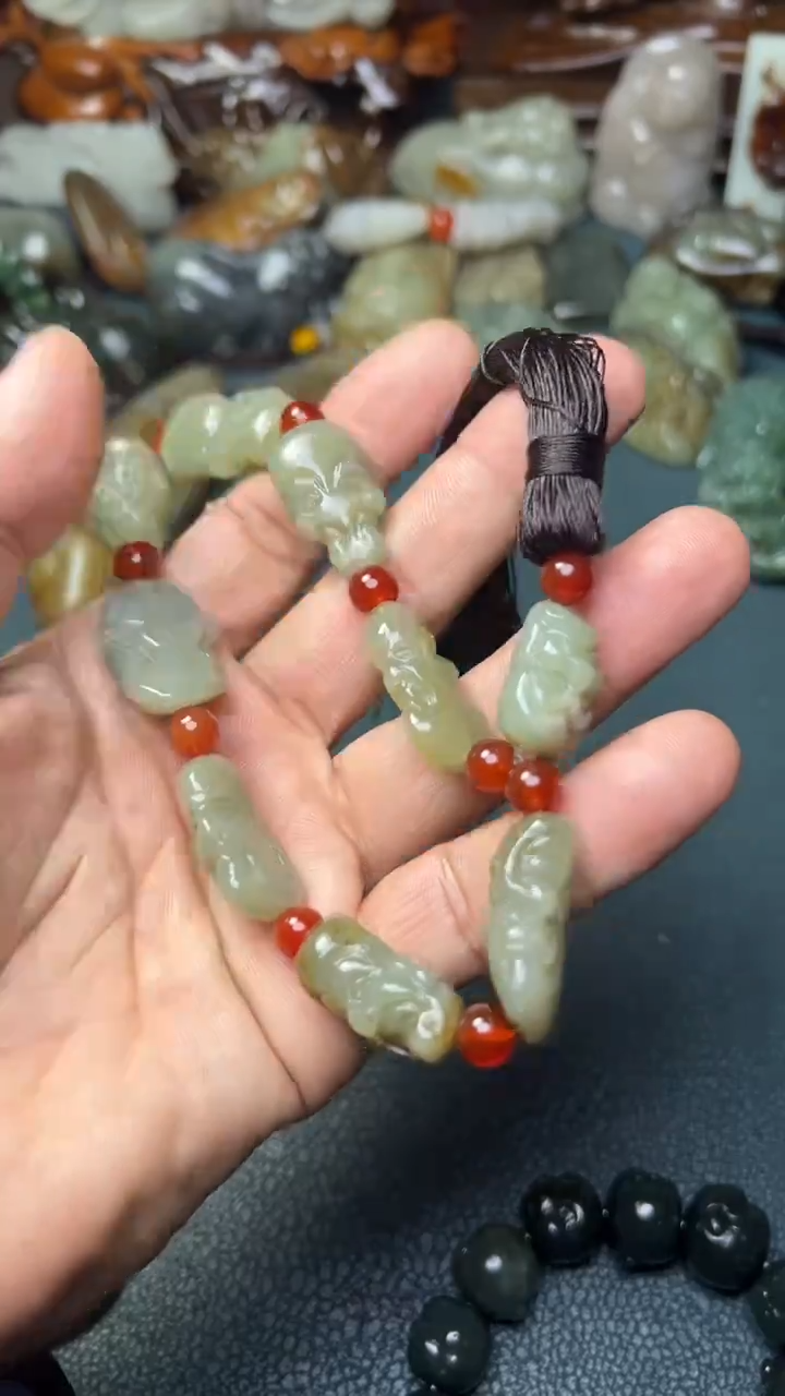 未镶嵌和田玉把件-