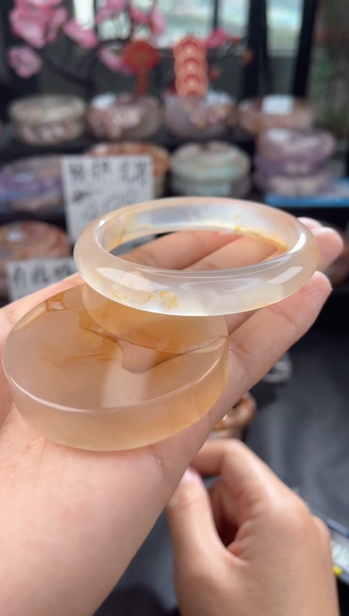 【闪购商品】石英质玉手镯未镶嵌54