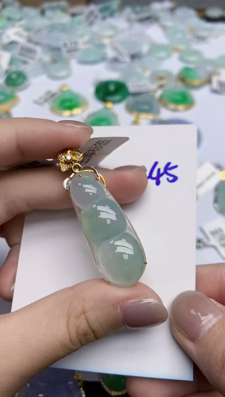 【闪购商品】翡翠颈饰18K金镶嵌天然翡翠A货