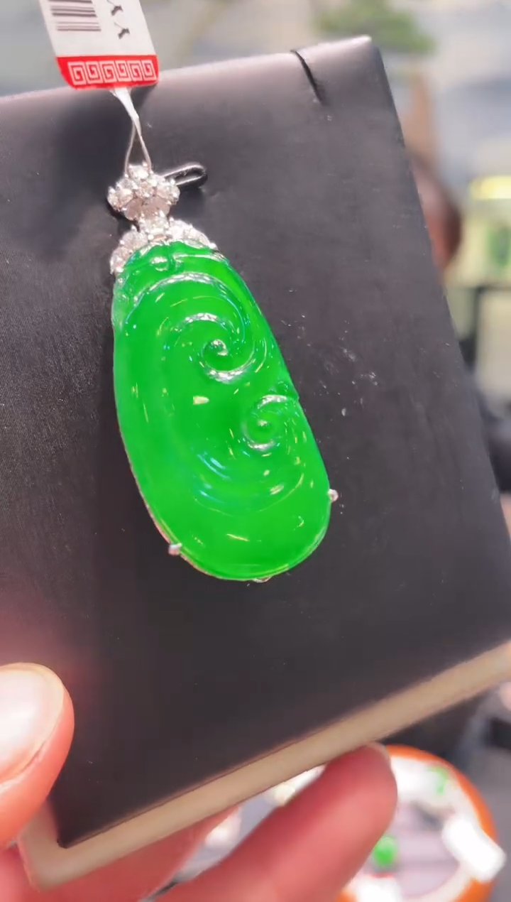 【闪购商品】翡翠颈饰18K金镶嵌A95天然A货翡翠