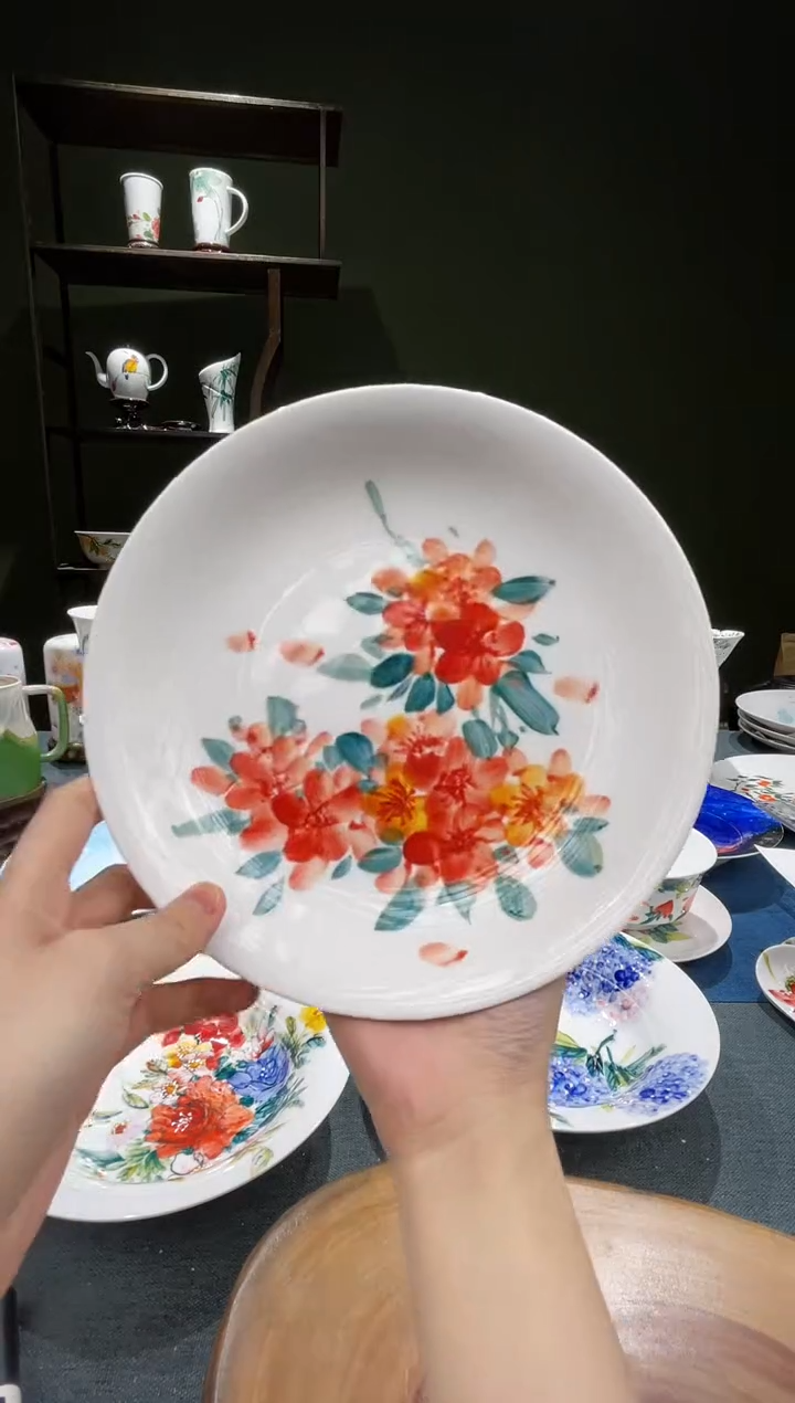 盘景德镇高温釉下彩8英寸窝盘桃之夭夭