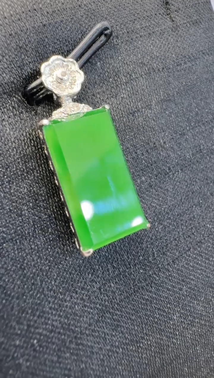 【闪购商品】翡翠吊坠(不含链)18K金镶嵌多样性团购发一件