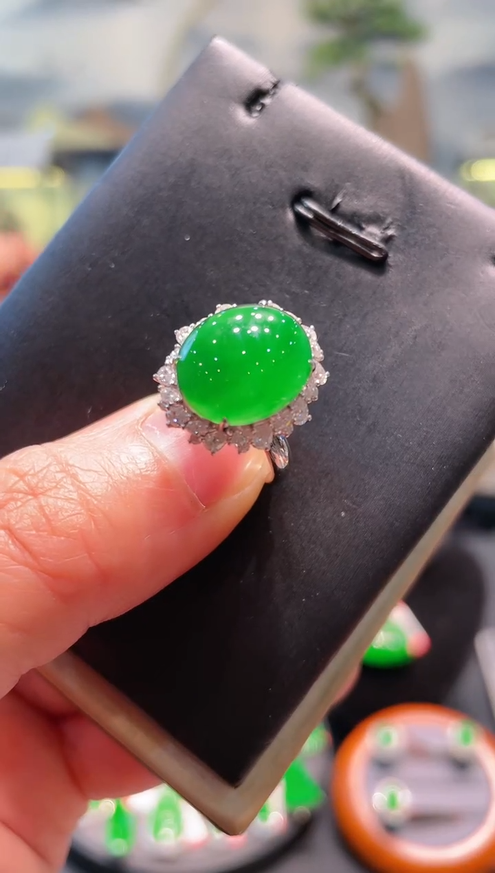 【闪购商品】翡翠颈饰18K金镶嵌A30戒指