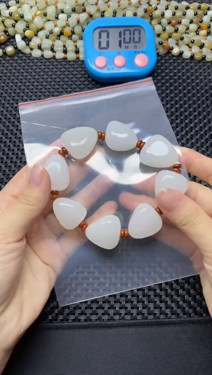 未镶嵌手链和田玉手串