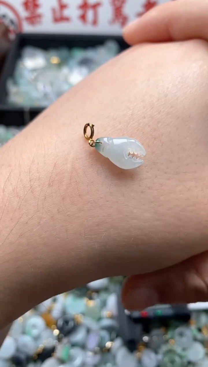 【闪购商品】翡翠颈饰未镶嵌哥哥