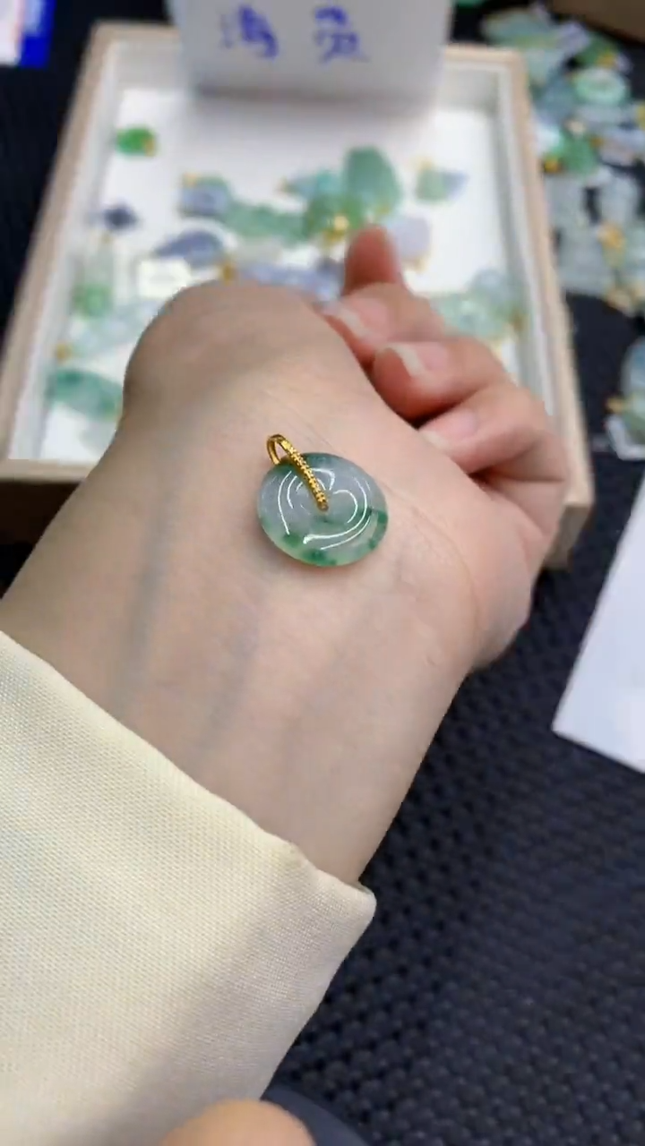 【闪购商品】翡翠颈饰18K金镶嵌            8