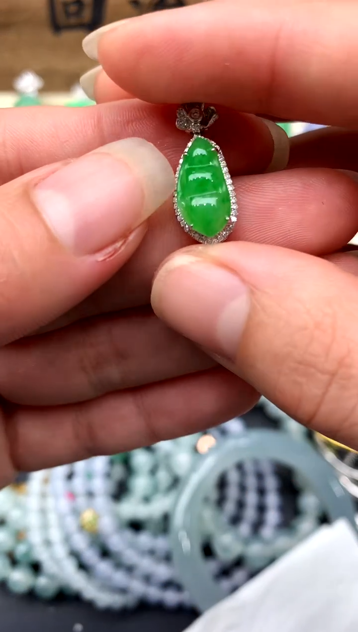 【闪购商品】翡翠颈饰18K金镶嵌135-中国好珍宝