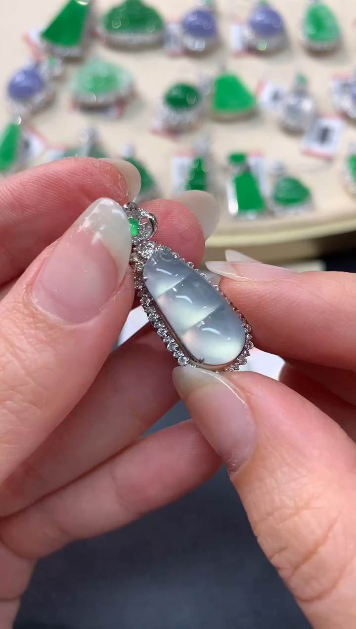 【闪购商品】翡翠吊坠(不含链)18K金镶嵌A120|9800+0