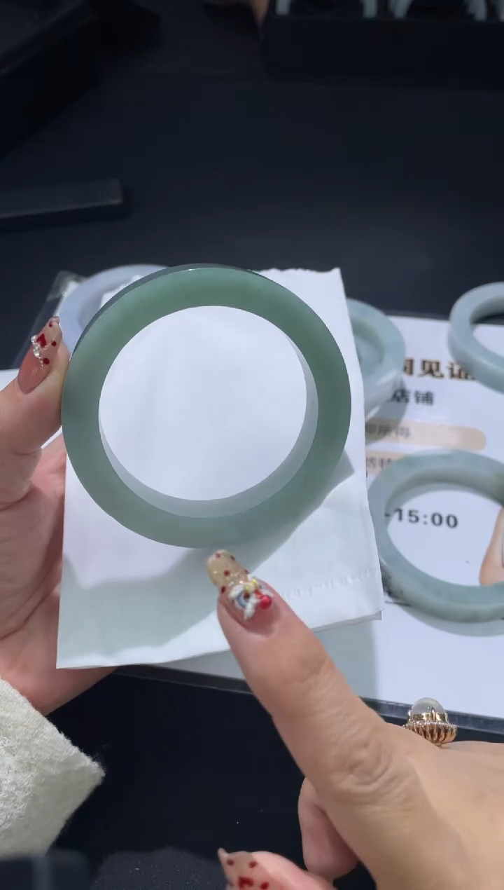 【闪购商品】定制翡翠手镯未镶嵌手镯DDH/发一件