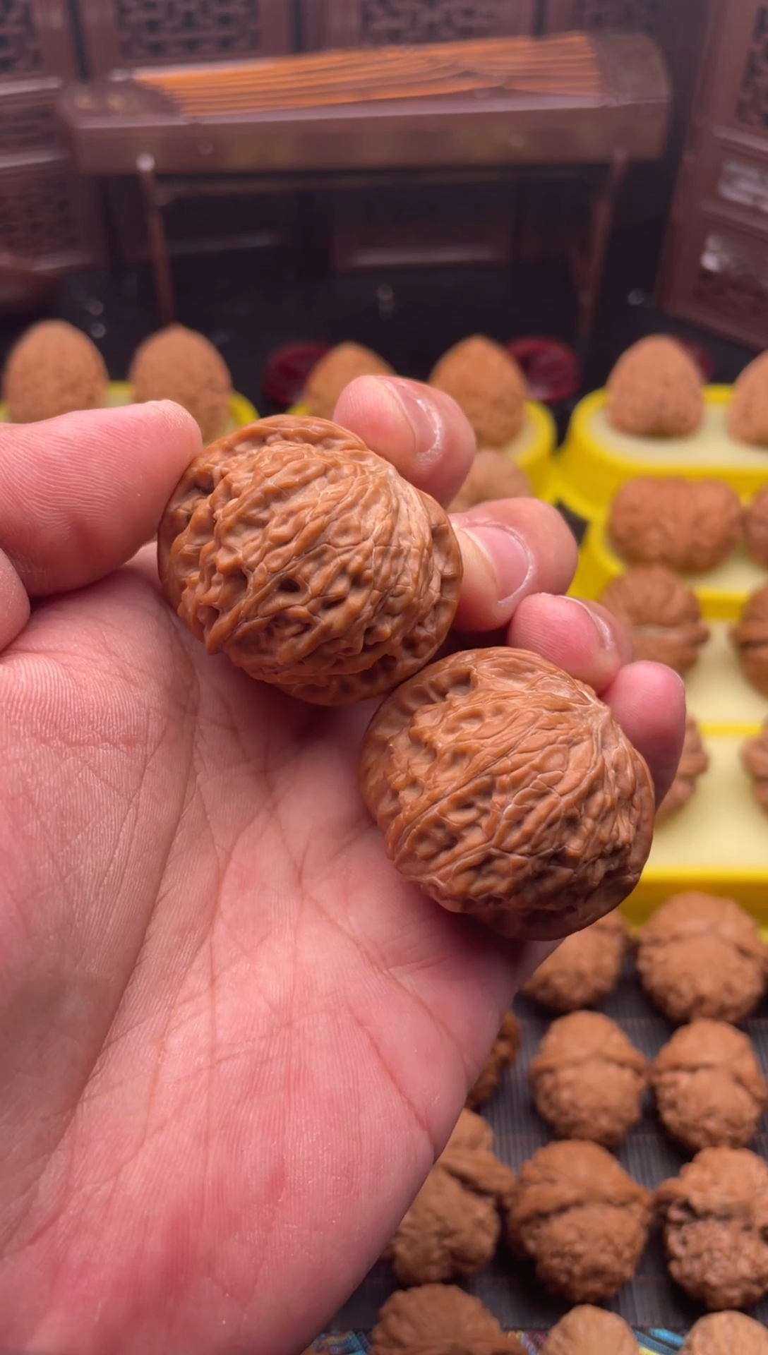 【闪购商品】文玩核桃把件40山地红皮磨