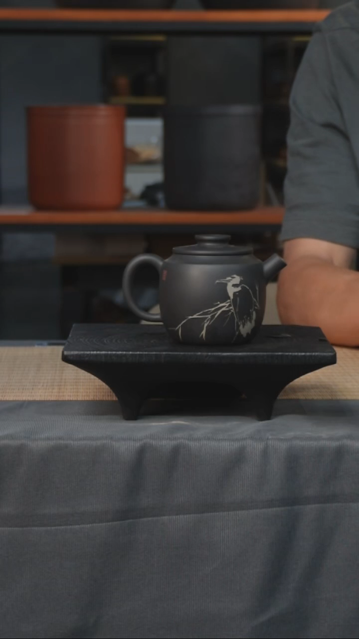 云水山涧建水紫陶精品刻填黑色 闲云野鹤 042