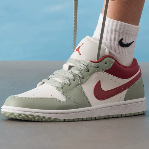 【色彩穿搭】NIKE AJ1 LOW 男款新款低帮复古休闲板鞋 553558133